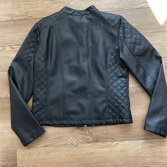 New York & Company Quilted faux leather jacket size M - Picture 2 of 5